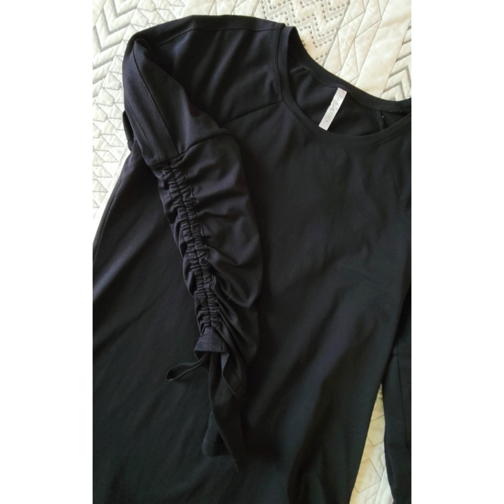 Fabletics Black Ruched Sleeve Top small